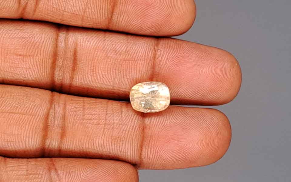 Ceylon Yellow Sapphire - 4.61 Carat Prime Quality CYS-4021