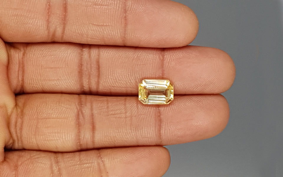 Yellow Sapphire - 4.64 Carats