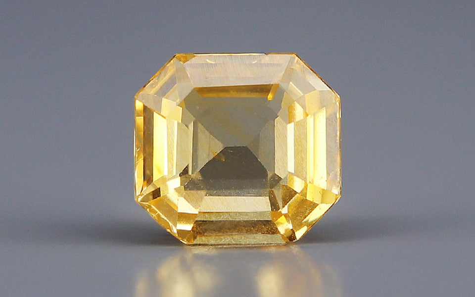 Yellow Sapphire - 4.64 Carats