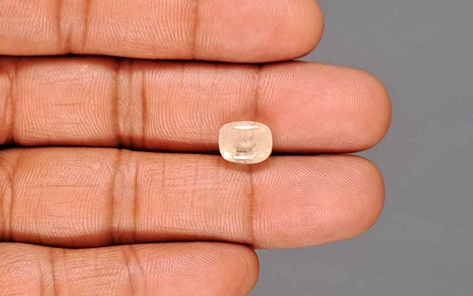 Yellow Sapphire - 4.70 Carats