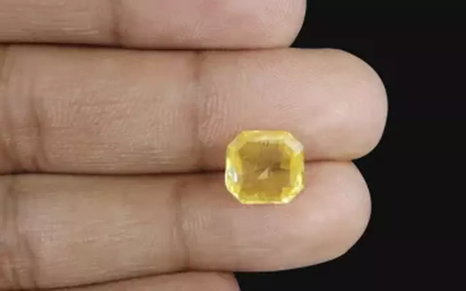 Yellow Sapphire - 4.81 Carats