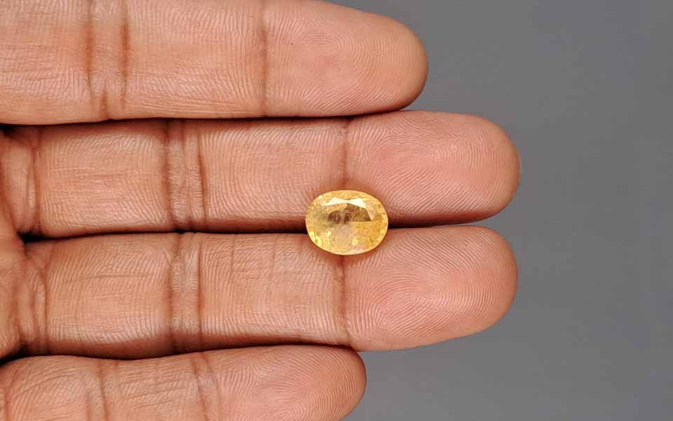 Yellow Sapphire - 4.93 Carats