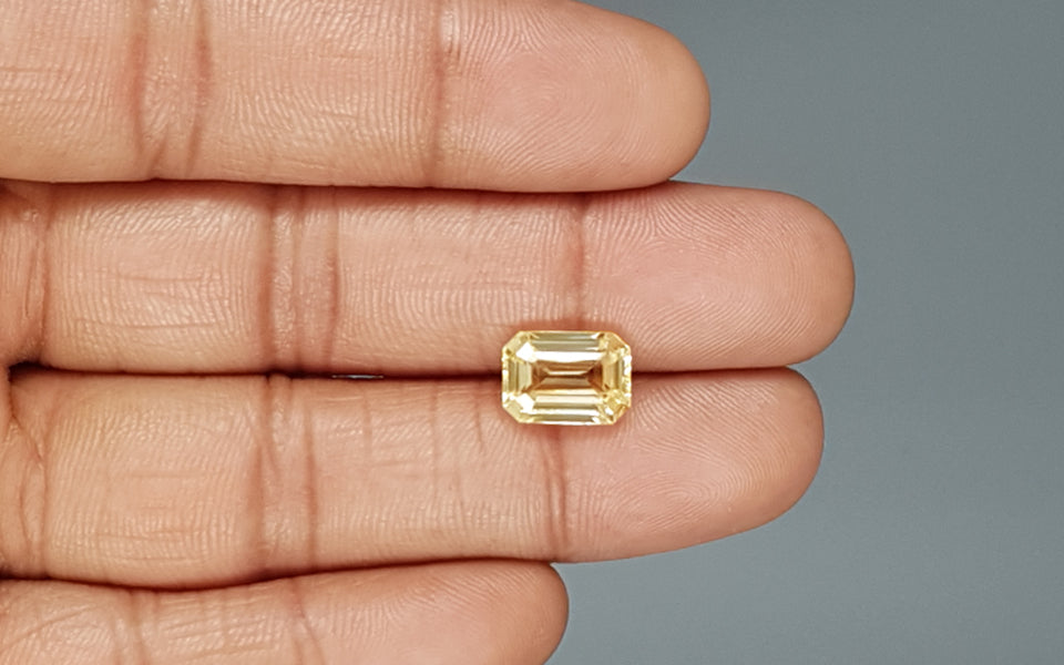 Yellow Sapphire - 5.06 Carats