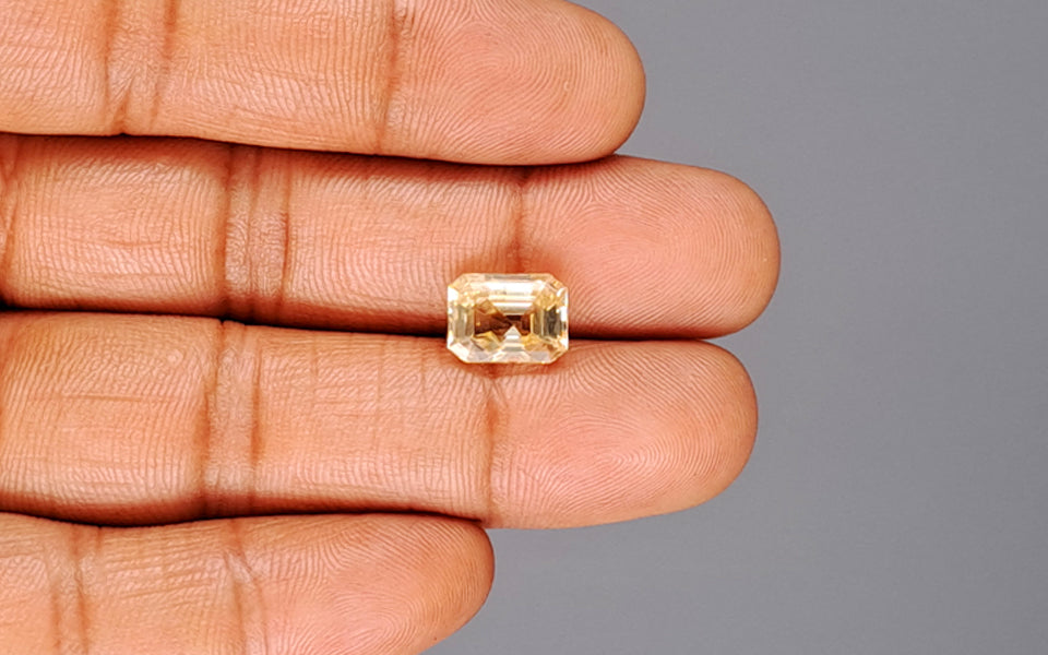 Yellow Sapphire - 5.06 Carats