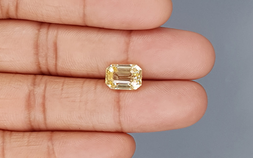 Yellow Sapphire - 5.06 Carats