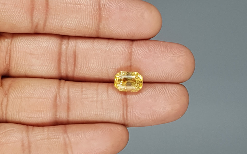 Yellow Sapphire - 5.13 Carats