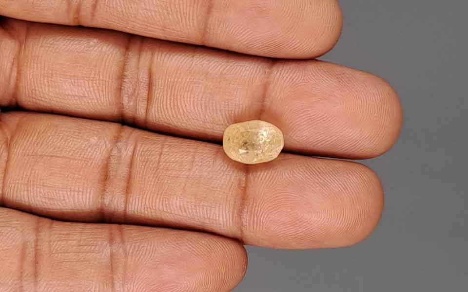 Yellow Sapphire - 5.19 Carats