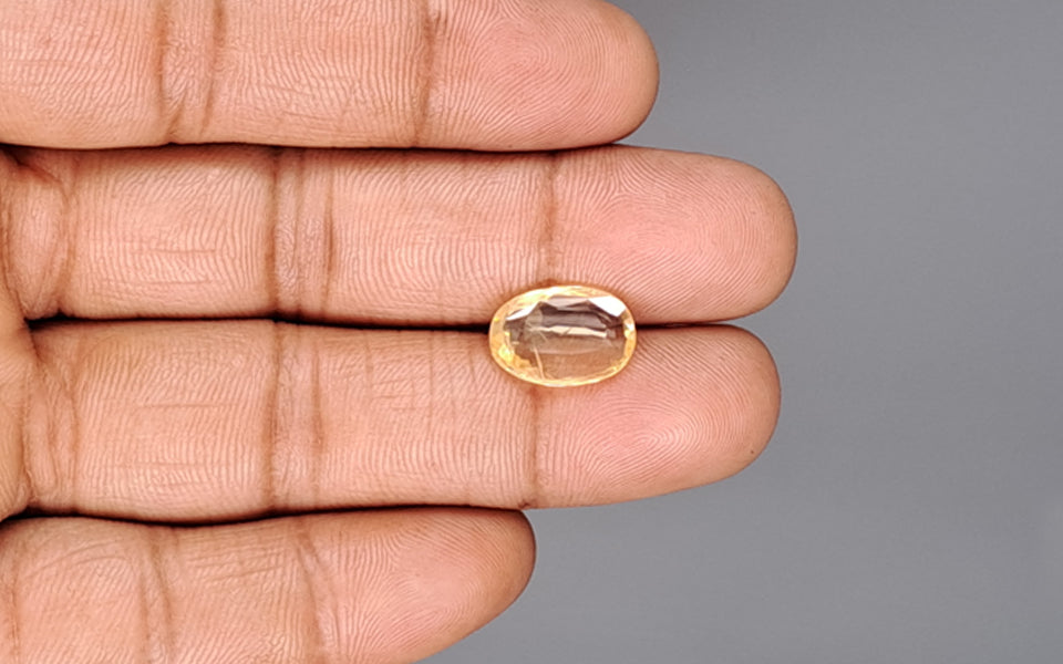 Yellow Sapphire - 5.21 Carats