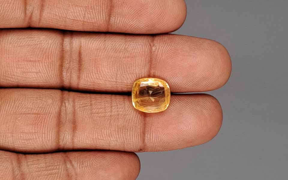 Yellow Sapphire - 5.26 Carats