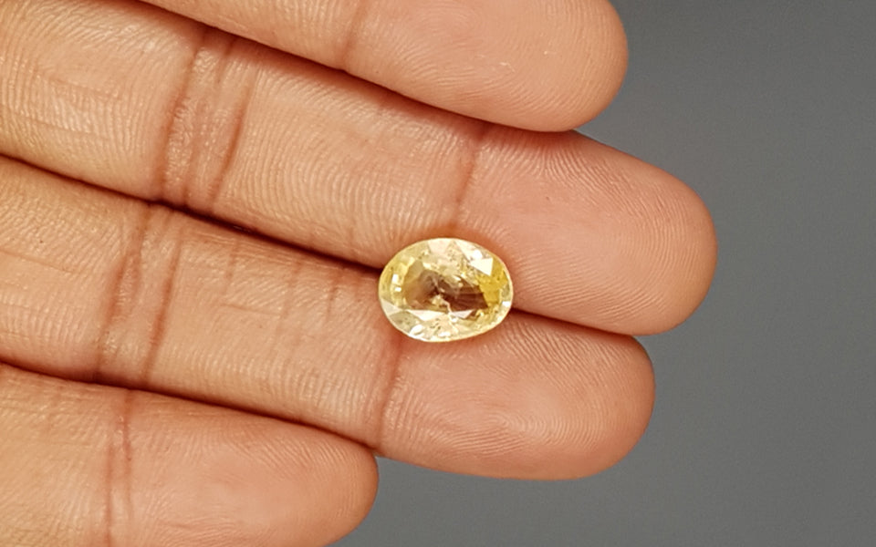 Yellow Sapphire - 5.45 Carats