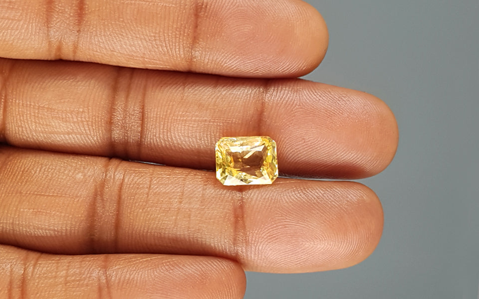 Yellow Sapphire - 5.56 Carats