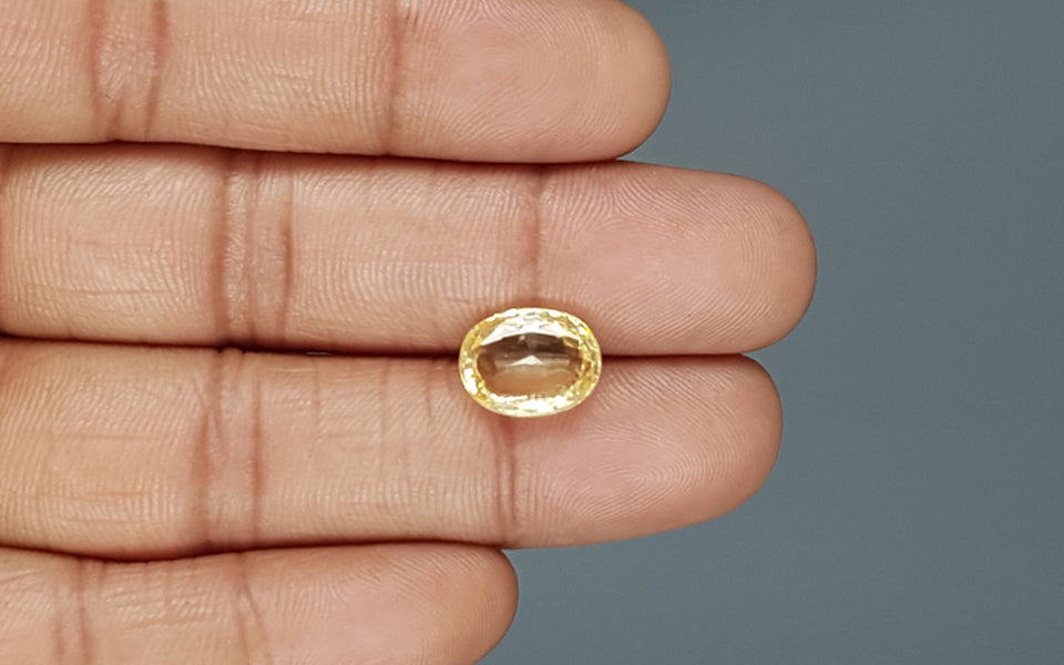 Yellow Sapphire - 5.63 Carats