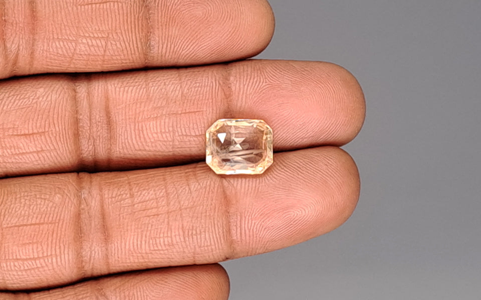 Yellow Sapphire - 5.74 Carats