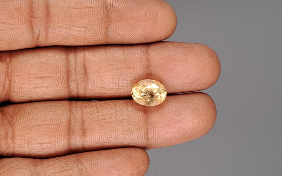 Yellow Sapphire - 5.77 Carats