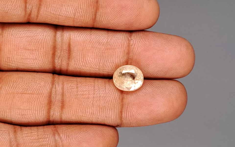 Yellow Sapphire - 5.89 Carats