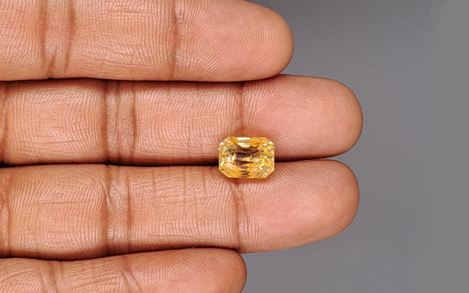 Yellow Sapphire - 6.07 Carats