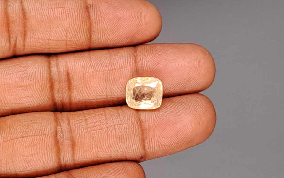 Yellow Sapphire - 6.22 Carats