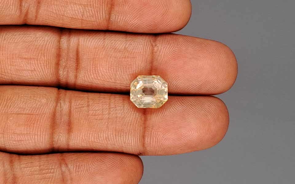 Yellow Sapphire - 6.39 Carats