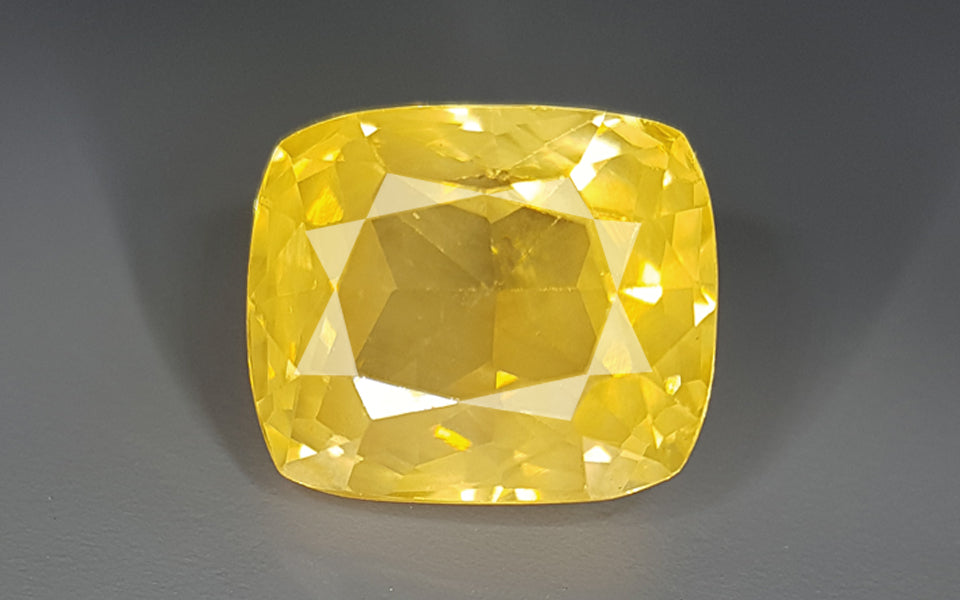 Yellow Sapphire - 6.86 Carats