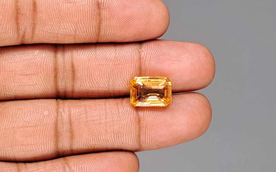 Ceylon Yellow Sapphire - 7.98 Carat  Rare Quality CYS-4043