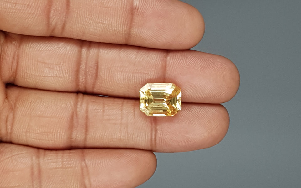 Yellow Sapphire - 8.33 Carats