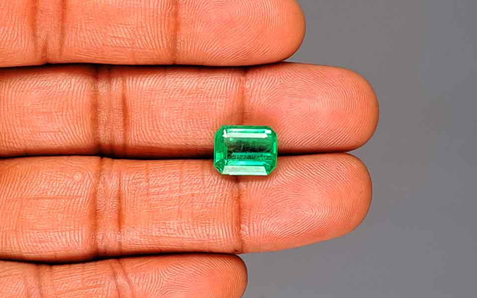 Emerald - 4.06 Carats