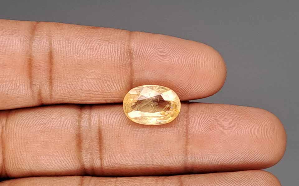 Yellow Sapphire - 6.61 Carat
