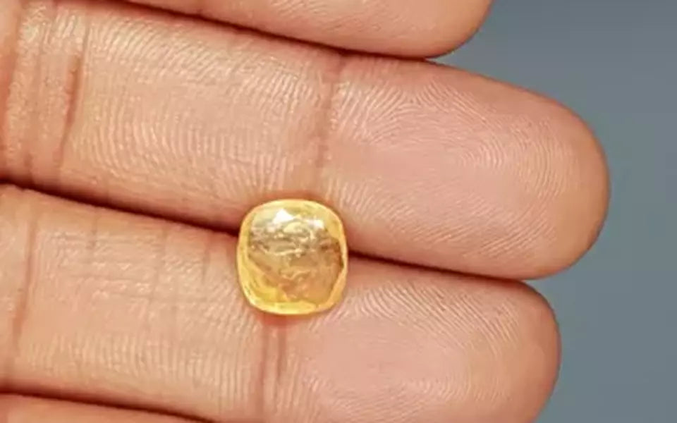 Ceylon Yellow Sapphire - 3.50 Carat Fine Quality CYS-3891