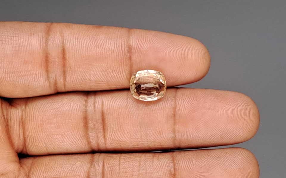 Yellow Sapphire - 5.02 Carat