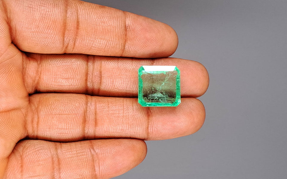 Russian Emerald - 20.22 Carat Rare Quality EMD-10123