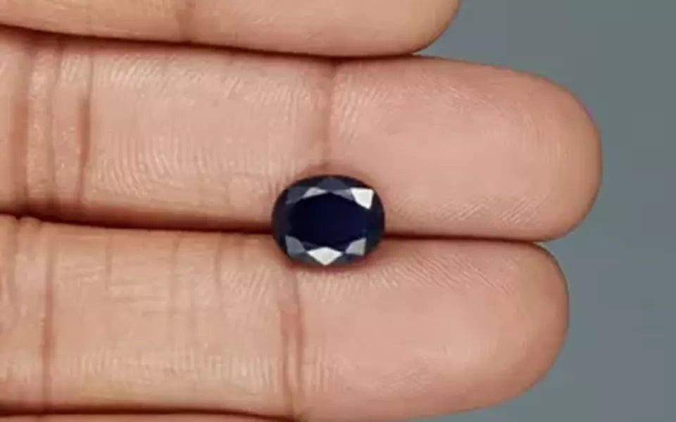 Blue Sapphire - 2.87 Carats