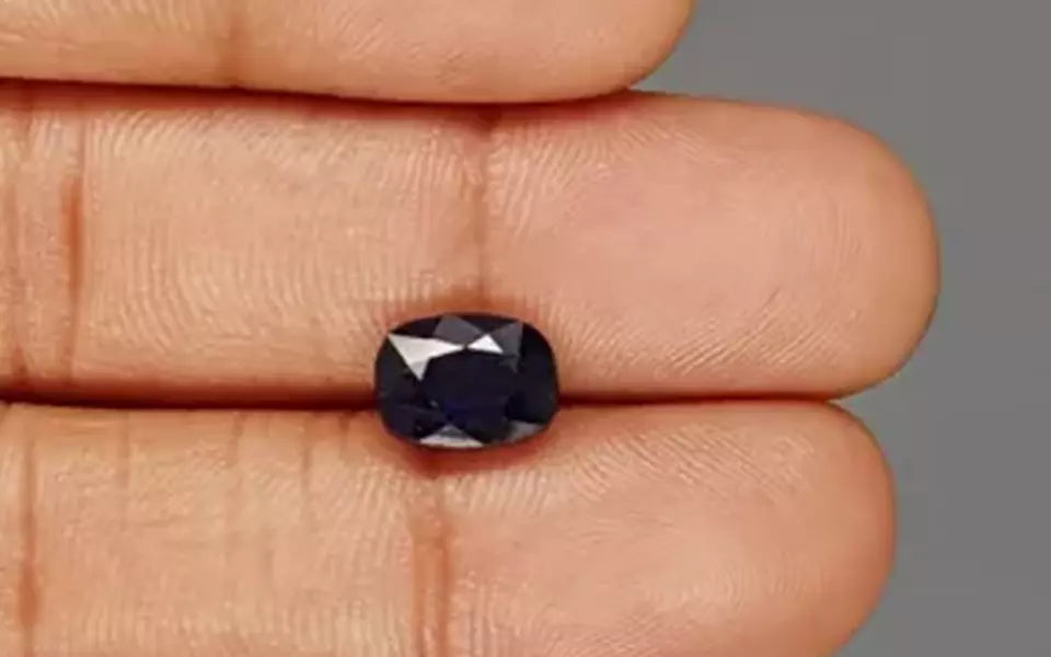 Blue Sapphire - 3.60 Carats