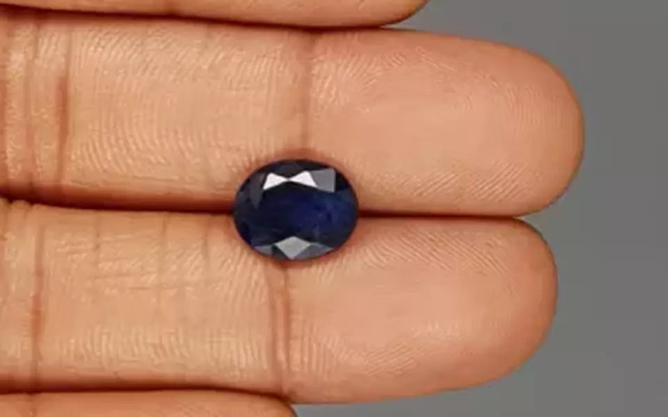 Blue Sapphire - 3.67 Carats