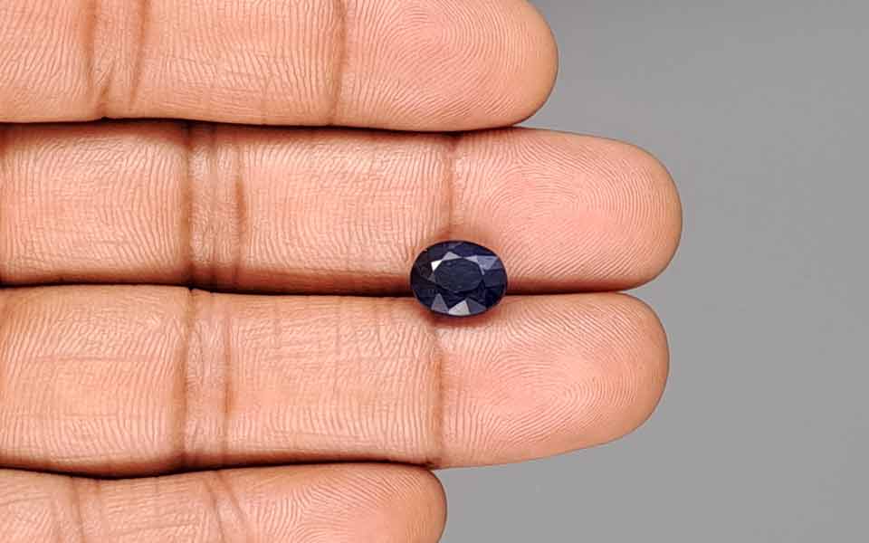 Blue Sapphire - 3.73 Carats