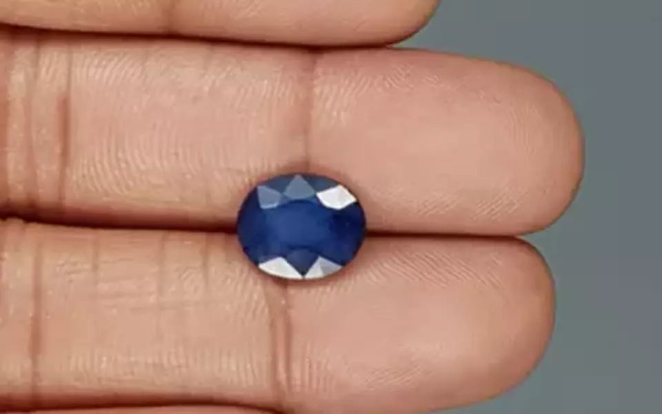 Blue Sapphire - 3.80 Carats