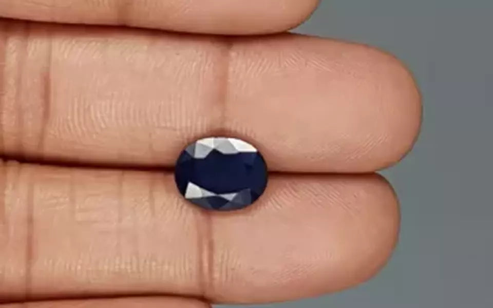 Blue Sapphire - 3.84 Carats