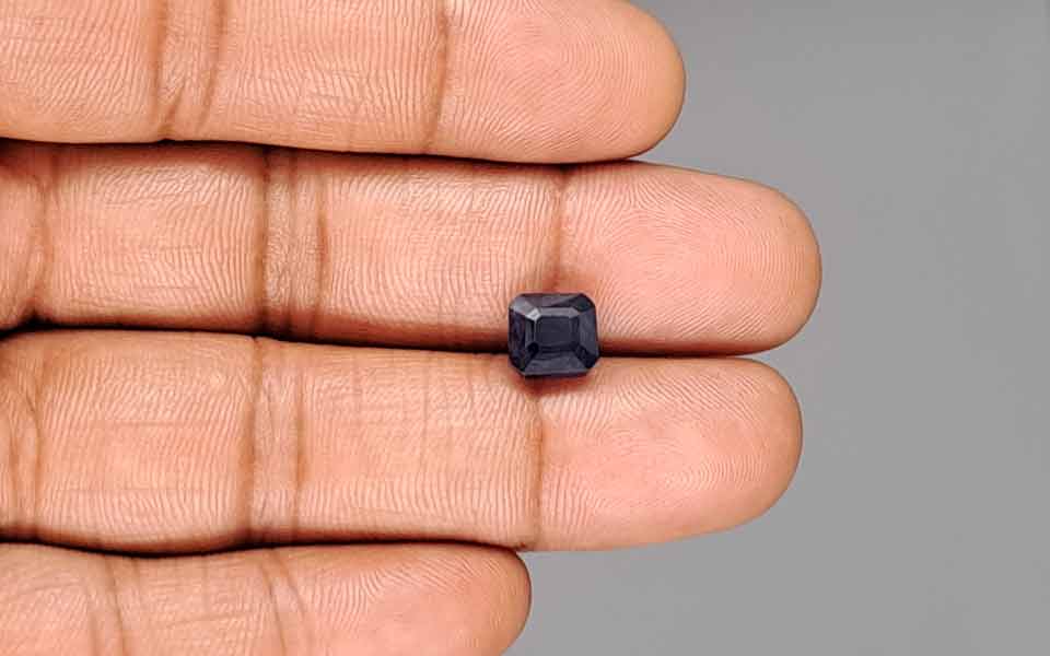 Thailand Blue Sapphire - 3.90 Carat Rare Quality GFBS-20157