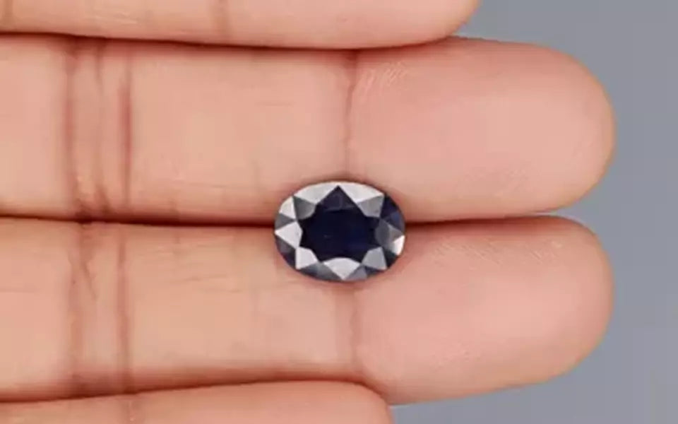 Blue Sapphire - 4.11 Carats