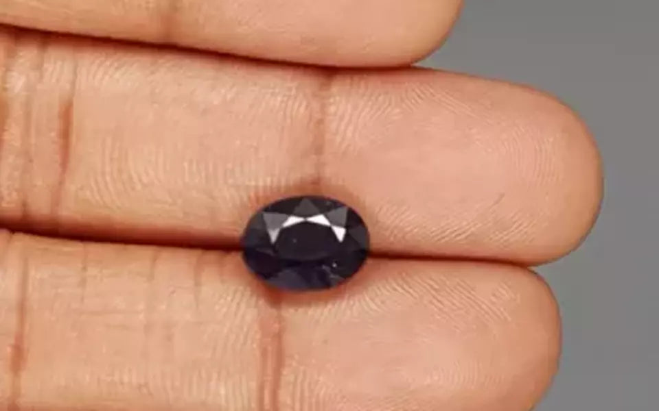 Blue Sapphire - 4.36 Carats