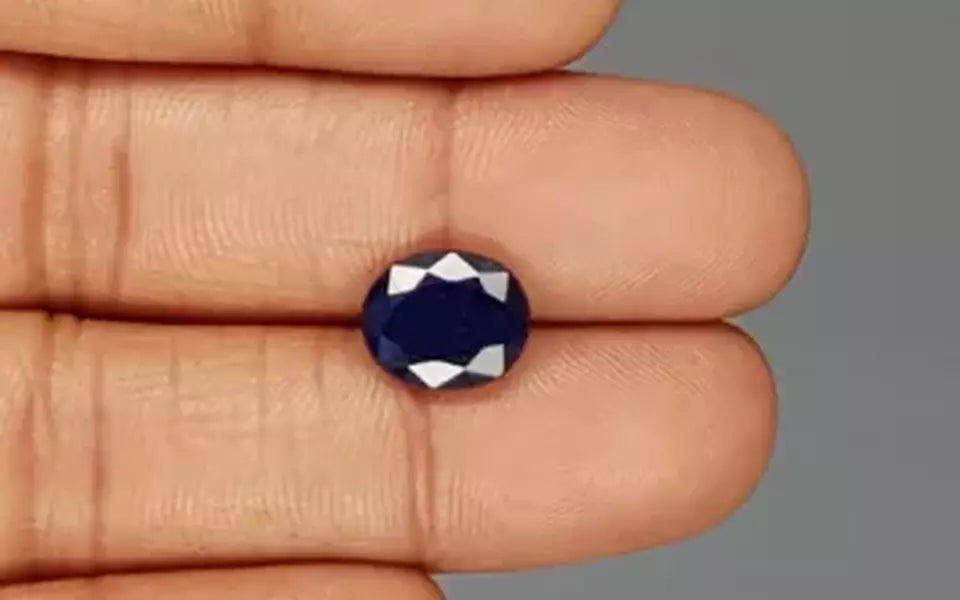 Blue Sapphire - 4.41 Carats