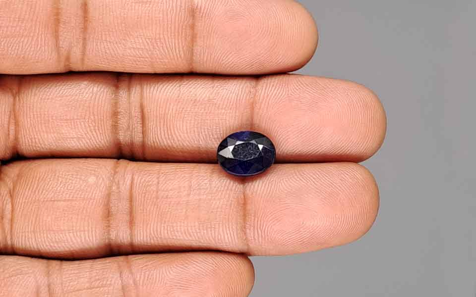 Blue Sapphire - 4.51 Carats