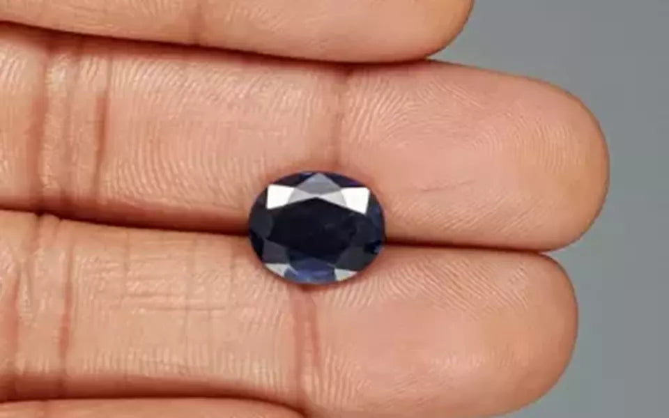 Blue Sapphire - 4.55 Carats