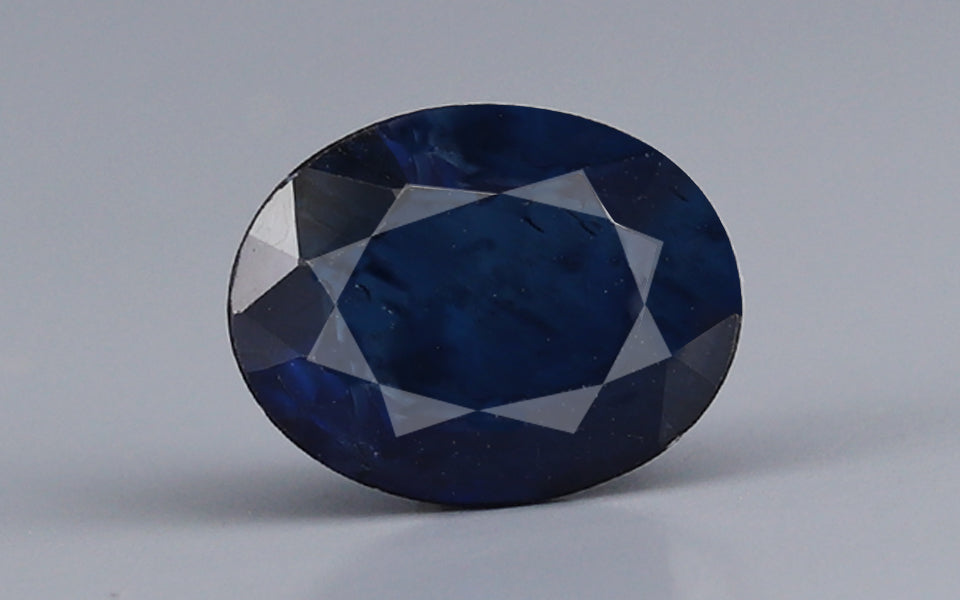 Blue Sapphire - 4.88 Carats