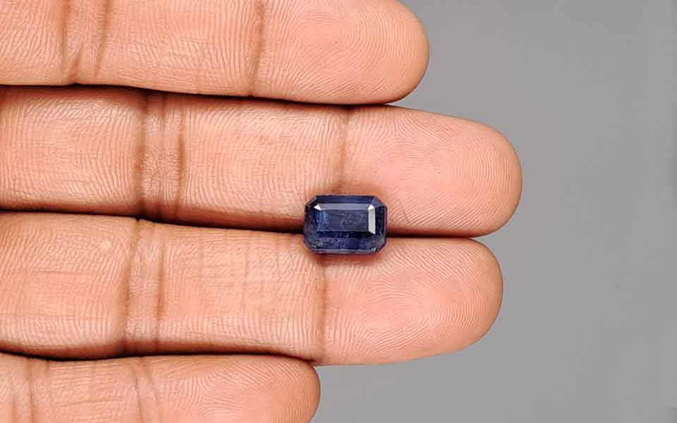 Blue Sapphire - 5.30 Carats