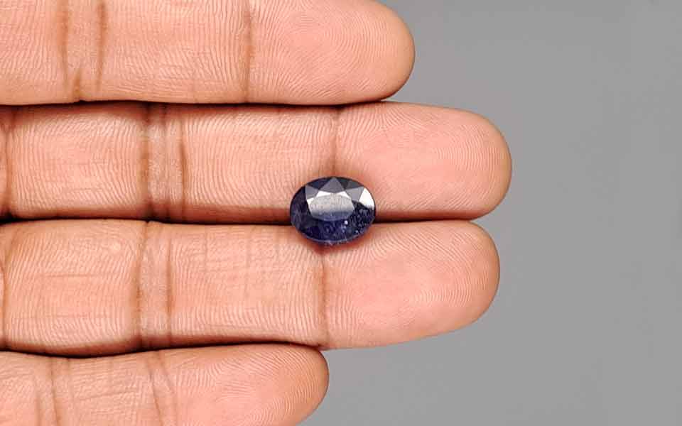 Blue Sapphire - 5.74 Carats