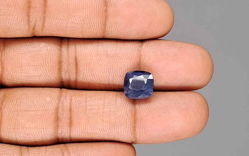 Blue Sapphire - 5.84 Carats