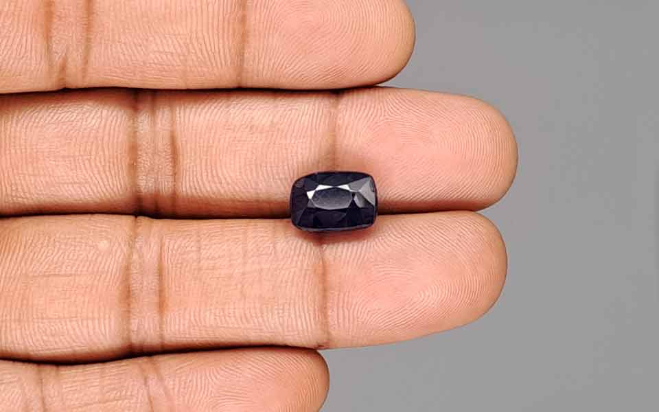 Blue Sapphire - 6.24 Carats