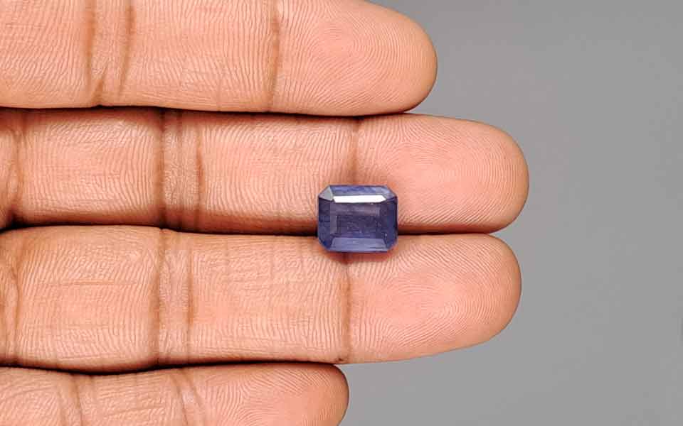 Blue Sapphire - 6.74 Carats