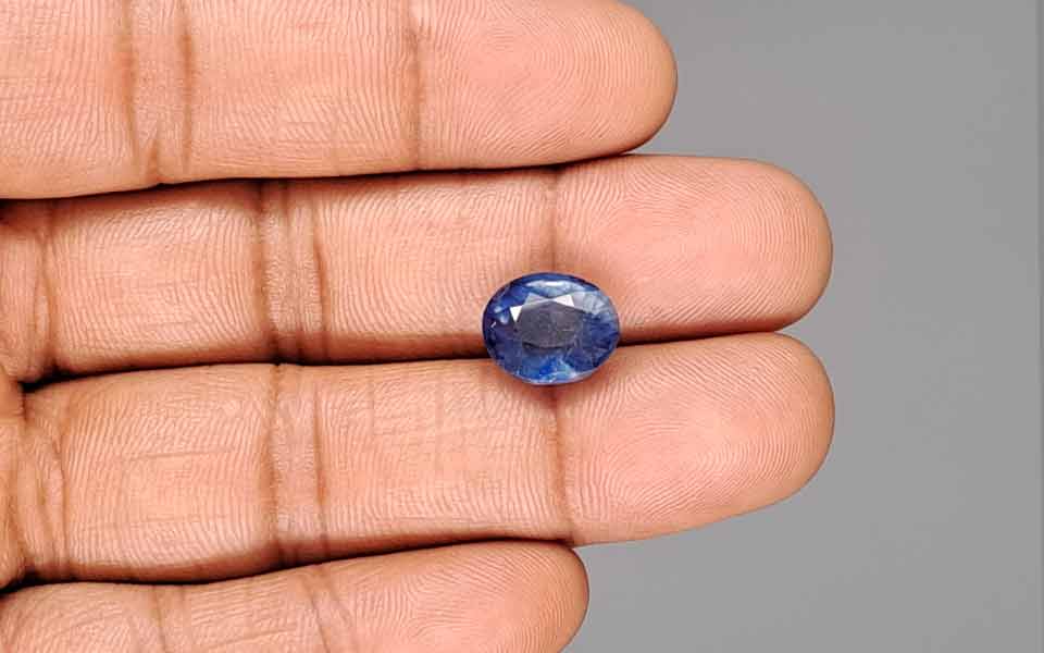 Blue Sapphire - 6.93 Carats