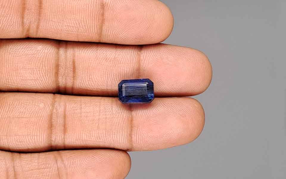 Blue Sapphire - 7.40 Carats